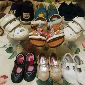 8 pairs of girls toddler size 6 shoes